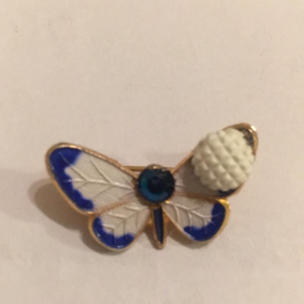Beautiful vintage gold tone enamel butterfly brooch